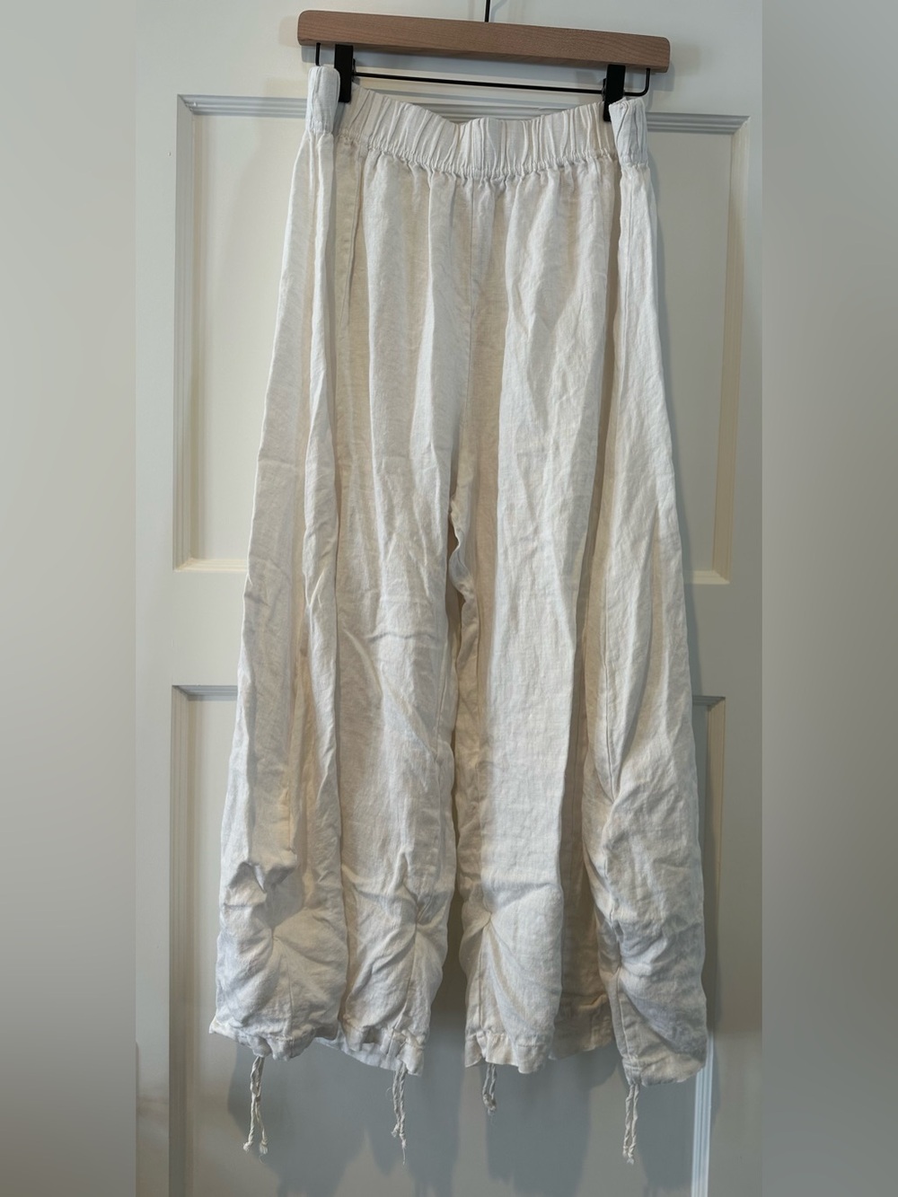 Bluefish Crop Linen Billow Pant in White - Picture 2 of 5